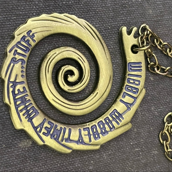 Dr Who necklace - Picture 2 of 3